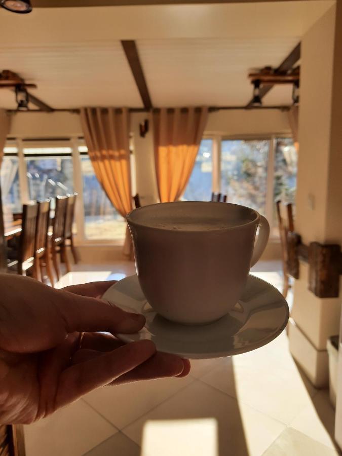 Greku Hotel Boekovel Buitenkant foto