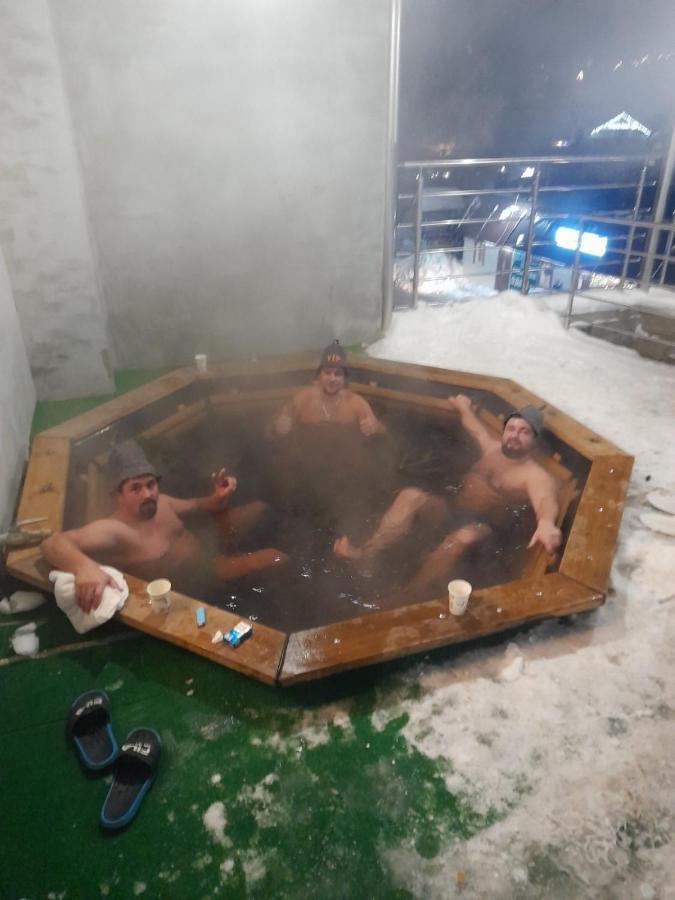 Greku Hotel Boekovel Buitenkant foto