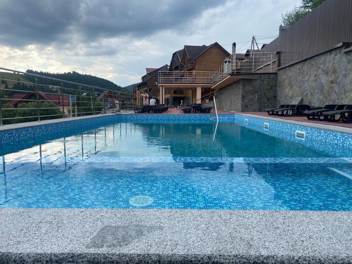 Greku Hotel Boekovel Buitenkant foto