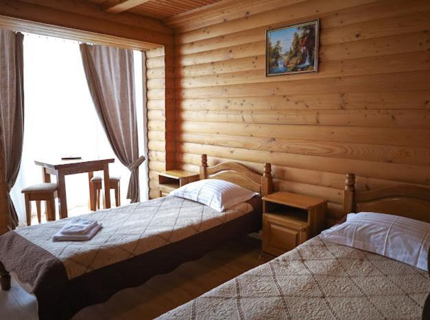 Greku Hotel Boekovel Buitenkant foto