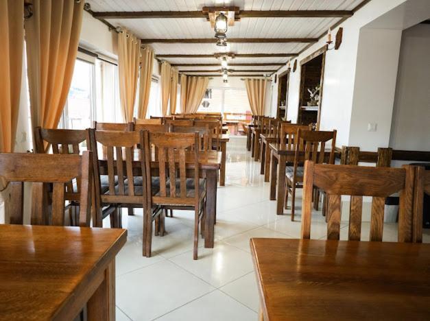 Greku Hotel Boekovel Buitenkant foto